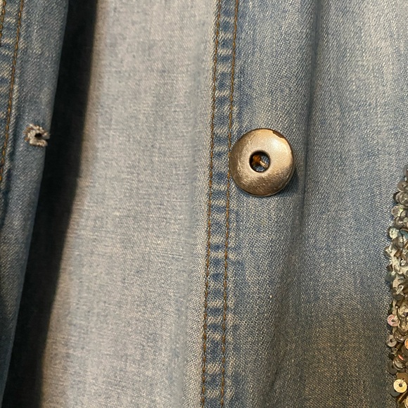Light Blue Denim Jacket with Silver Sequin Pockets, Magnolia Pearl style. - Picture 5 of 12